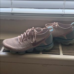 Nike Air Vapormax Flyknit Women’s Size 8